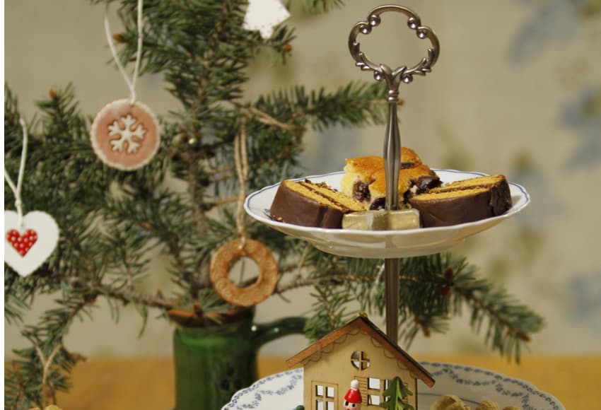 Image of a homemade Christmas gifts plate