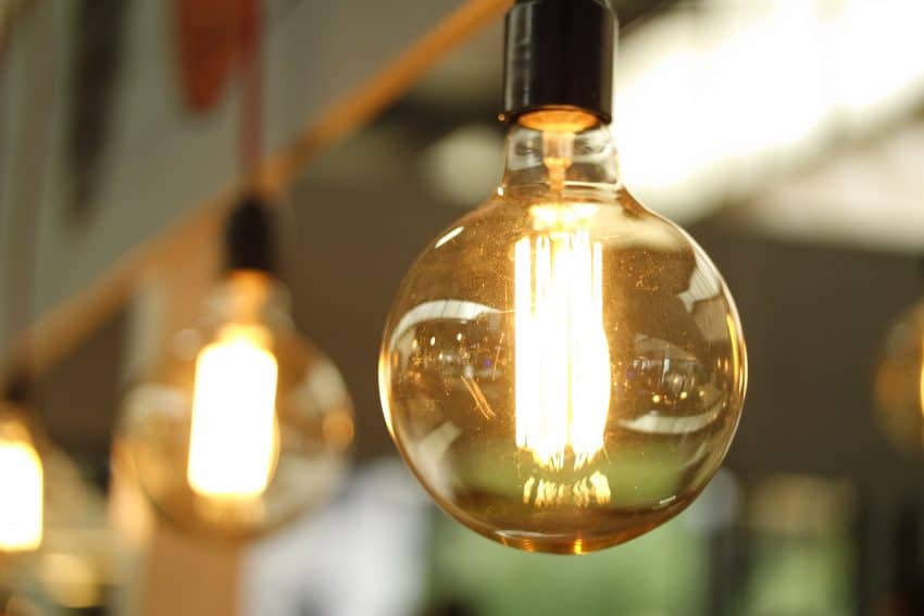 switch energy supplier light bulb