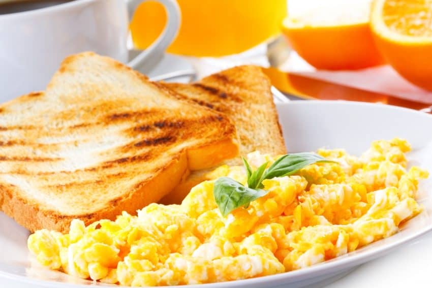 Scrambled eggs on toast budget breakfast